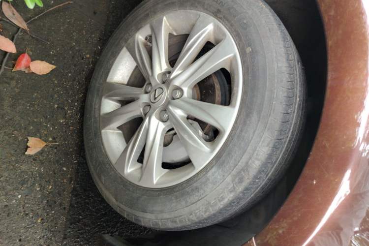Used Lexus CT 2014 CT200h Comfort Edition Monochrome Right Front Wheel Hub