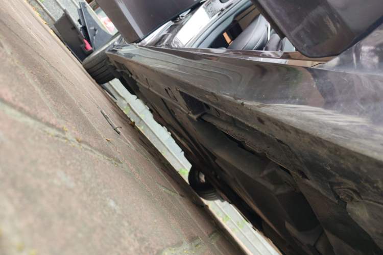 Used Lexus CT 2014 CT200h Comfort Edition Monochrome Right Side Sill