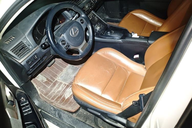 Used Lexus CT 2014 CT200h Comfort Edition Two-Tone Driver Seat