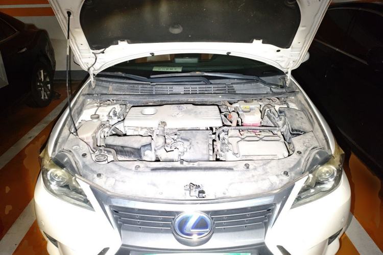 Used Lexus CT 2014 CT200h Comfort Edition Two-Tone Engine Bay
