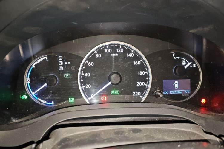 Used Lexus CT 2014 CT200h Comfort Edition Two-Tone Instrument Cluster