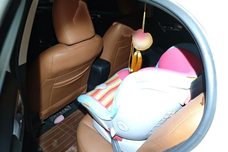 Used Lexus CT 2014 CT200h Comfort Edition Two-Tone Left Rear Seat