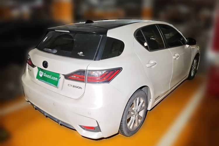 Used Lexus CT 2014 CT200h Comfort Edition Two-Tone Rear Right 45 Deg