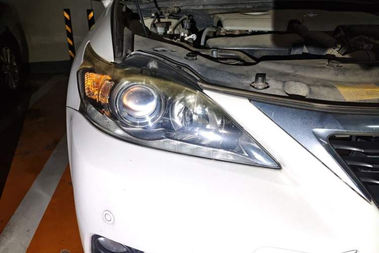 Used Lexus CT 2014 CT200h Comfort Edition Two-Tone Right Front Headlight