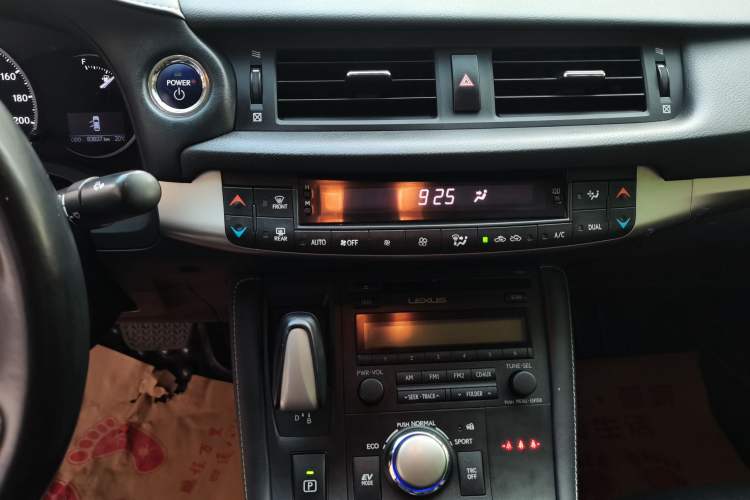 Used Lexus CT 2014 CT200h Elite Edition Monochrome Audio And AC Panel
