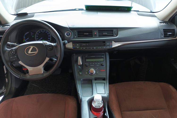 Used Lexus CT 2014 CT200h Elite Edition Monochrome Interior 2