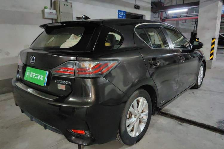 Used Lexus CT 2014 CT200h Elite Edition Monochrome Rear Right 45 Deg
