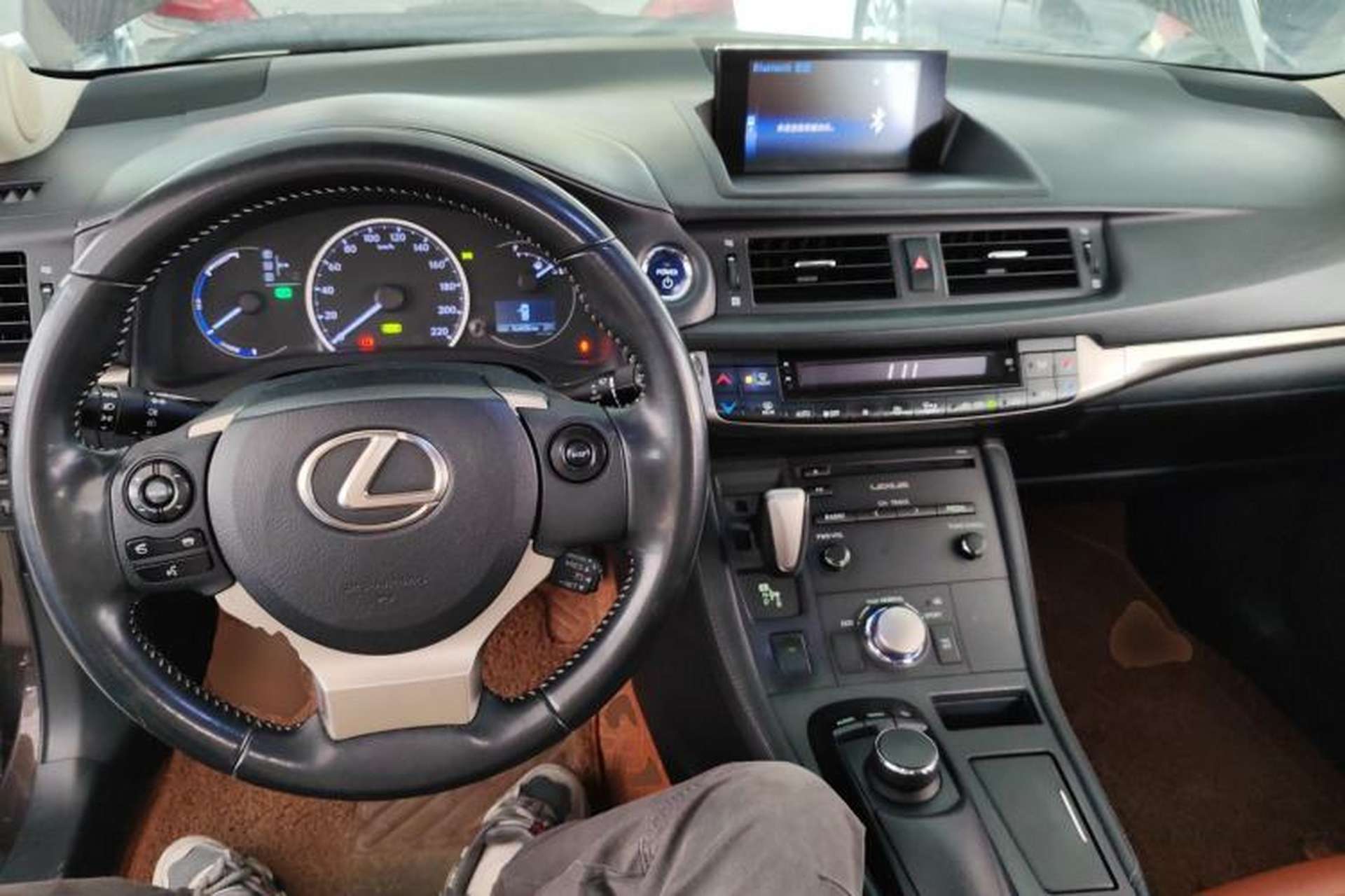Used Lexus CT 2014 CT200h Comfort Edition Monochrome Center Console