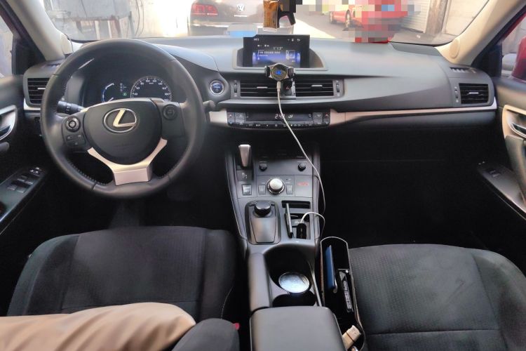 Used Lexus CT 2014 CT200h Comfort Edition Monochrome Center Console