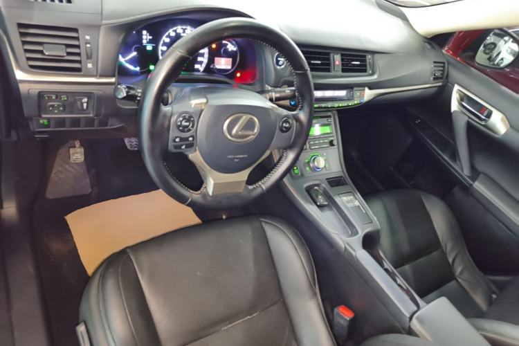 Used Lexus CT 2014 CT200h Elite Edition Monochrome Center Console