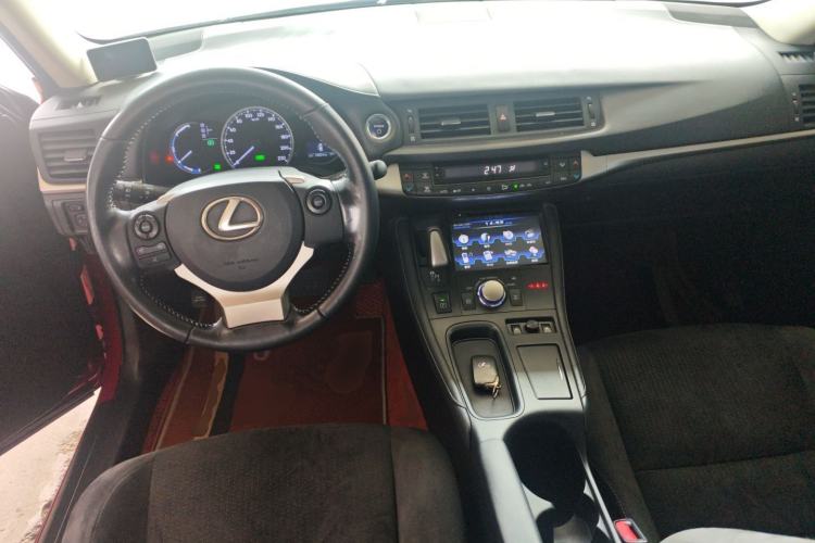 Used Lexus CT 2014 CT200h Elite Edition Monochrome Center Console