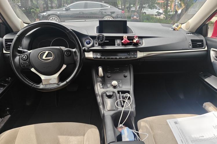 Used Lexus CT 2014 CT200h Comfort Edition Monochrome Center Console