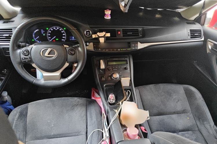 Used Lexus CT 2014 CT200h Elite Edition Monochrome Center Console
