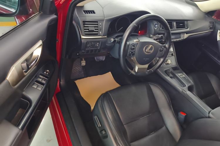 Used Lexus CT 2014 CT200h Elite Edition Monochrome Driver Seat