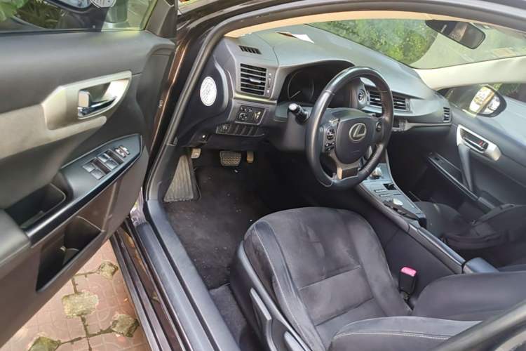 Used Lexus CT 2014 CT200h Elite Edition Monochrome Driver Seat