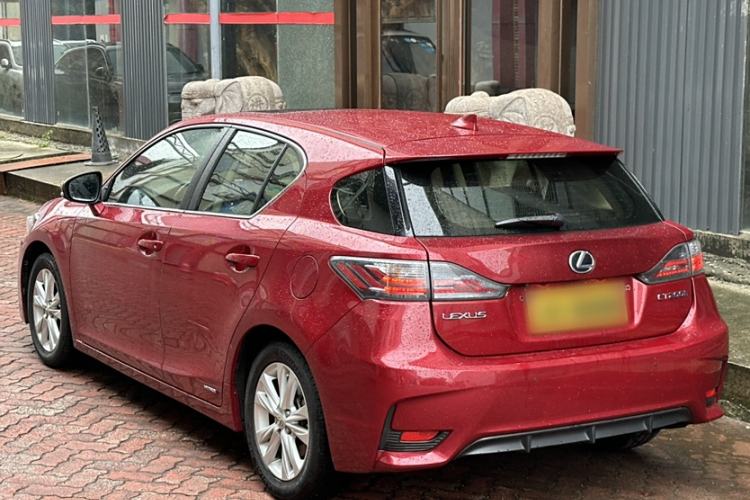 Used Lexus CT 2014 CT200h Comfort Edition Monochrome Exterior 2