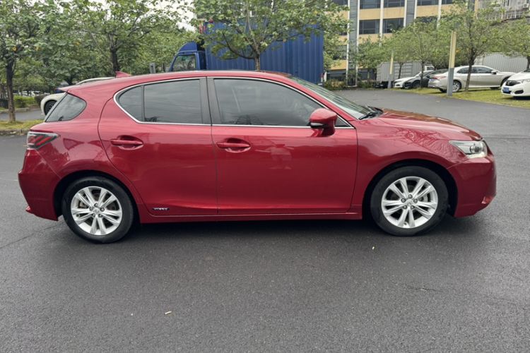 Used Lexus CT 2014 CT200h Comfort Edition Monochrome Exterior 3