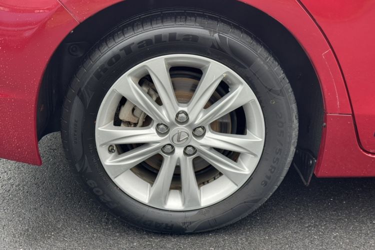 Used Lexus CT 2014 CT200h Comfort Edition Monochrome Exterior 4