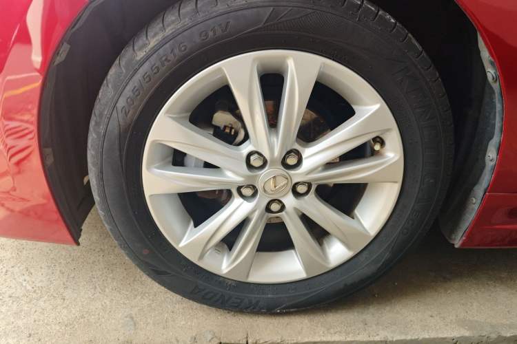 Used Lexus CT 2014 CT200h Elite Edition Monochrome Exterior 4