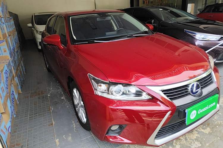 Used Lexus CT 2014 CT200h Comfort Edition Monochrome Front Right 45 Deg