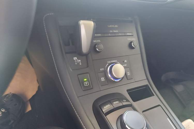 Used Lexus CT 2014 CT200h Comfort Edition Monochrome Gear Lever
