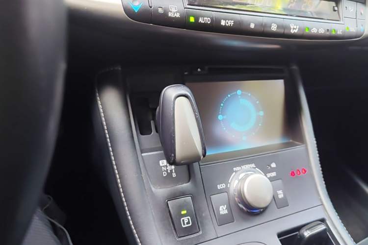Used Lexus CT 2014 CT200h Elite Edition Monochrome Gear Lever