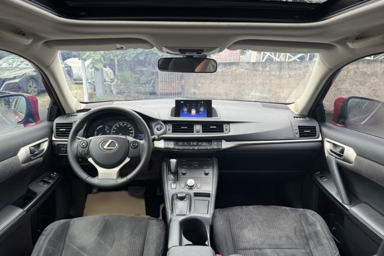 Used Lexus CT 2014 CT200h Comfort Edition Monochrome Interior 2
