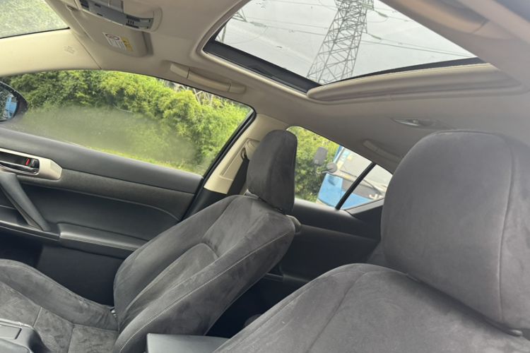 Used Lexus CT 2014 CT200h Comfort Edition Monochrome Interior 3