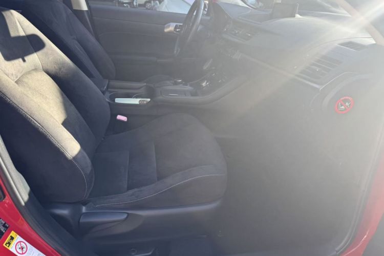 Used Lexus CT 2014 CT200h Comfort Edition Monochrome Interior 3