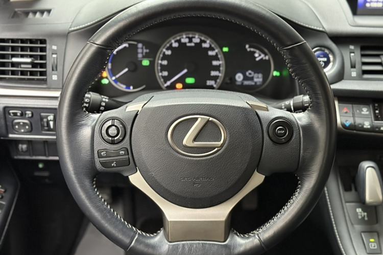 Used Lexus CT 2014 CT200h Comfort Edition Monochrome Interior 4