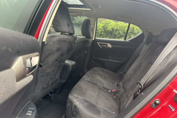 Used Lexus CT 2014 CT200h Comfort Edition Monochrome Interior 5