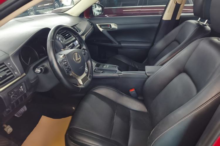 Used Lexus CT 2014 CT200h Elite Edition Monochrome Left Front Seat