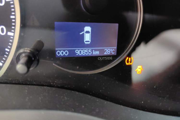 Used Lexus CT 2014 CT200h Comfort Edition Monochrome Odometer Close Up