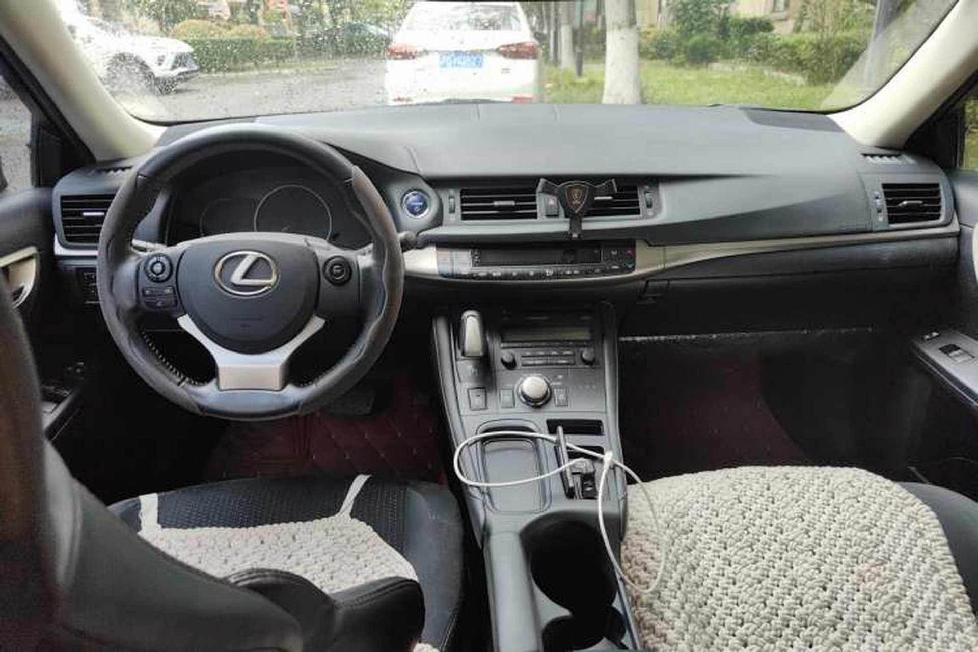 Used Lexus CT 2014 CT200h Elite Edition Monochrome Center Console