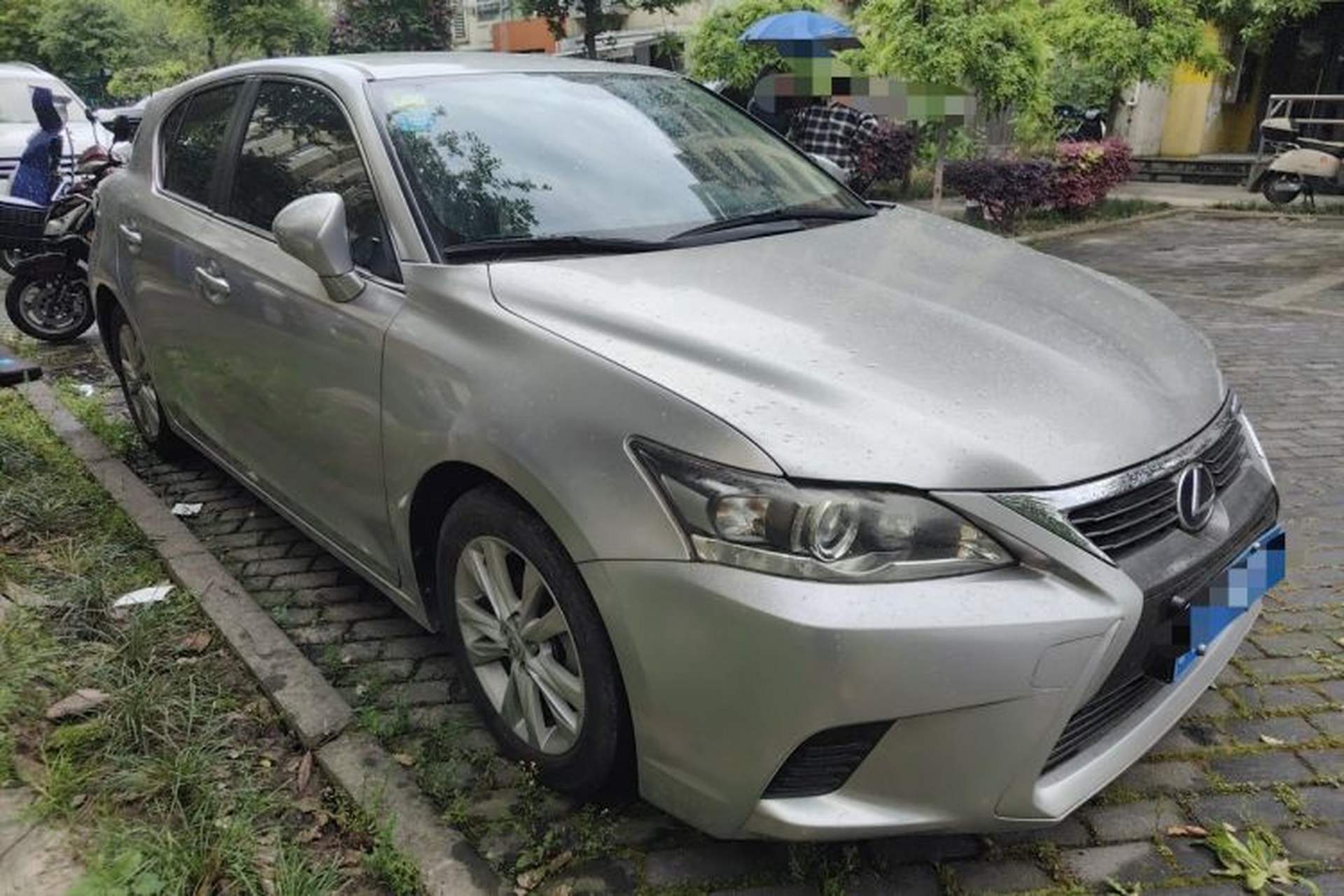 Used Lexus CT 2014 CT200h Elite Edition Monochrome Front Right 45 Deg