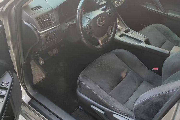 Used Lexus CT 2014 CT200h Elite Edition Monochrome Interior 2
