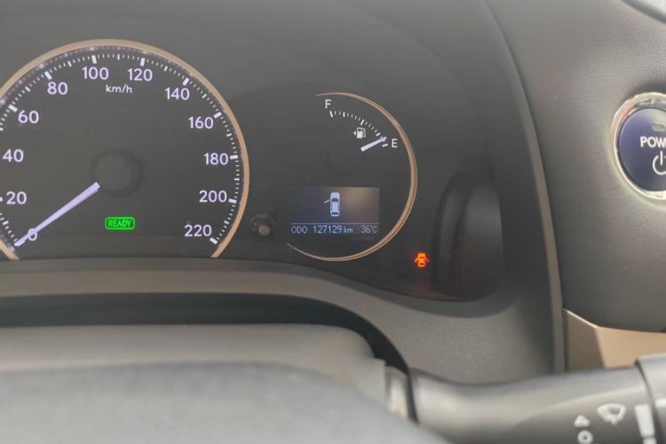 Used Lexus CT 2014 CT200h Elite Edition Monochrome Odometer Close Up