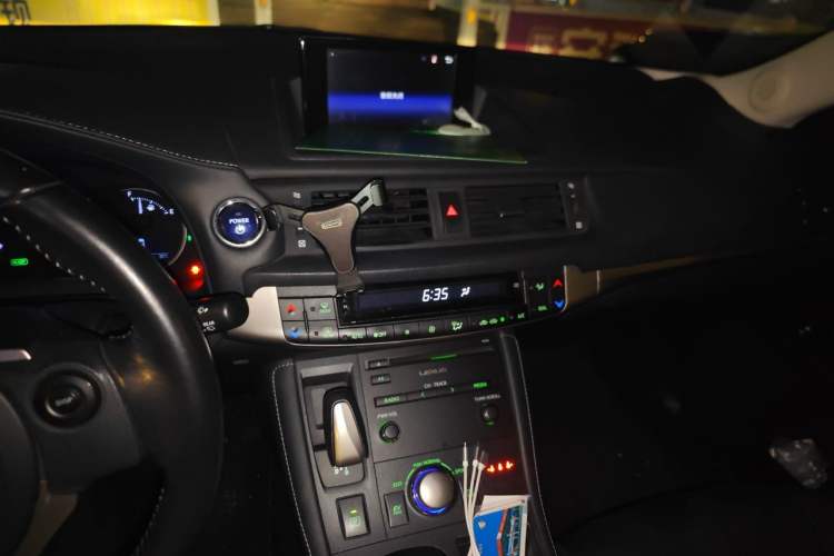 Used Lexus CT 2014 CT200h Comfort Edition Two-Tone Audio And AC Panel
