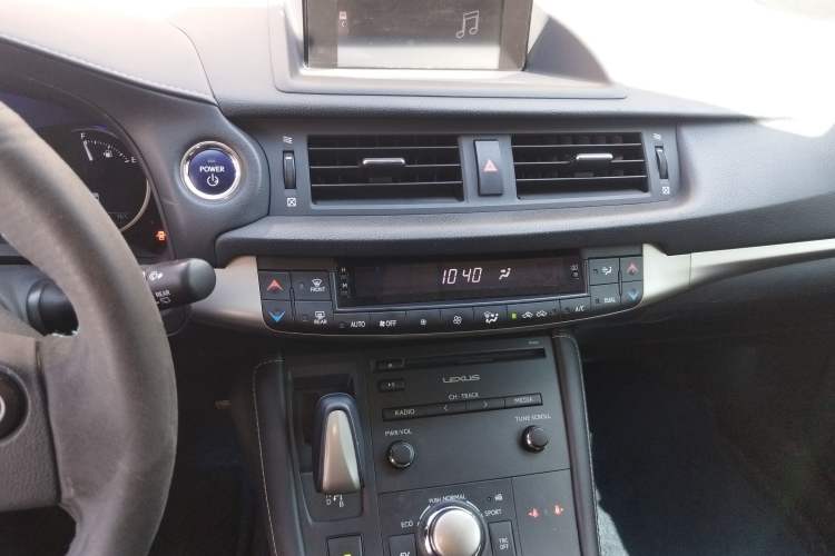 Used Lexus CT 2014 CT200h Comfort Edition Two-Tone Audio And AC Panel