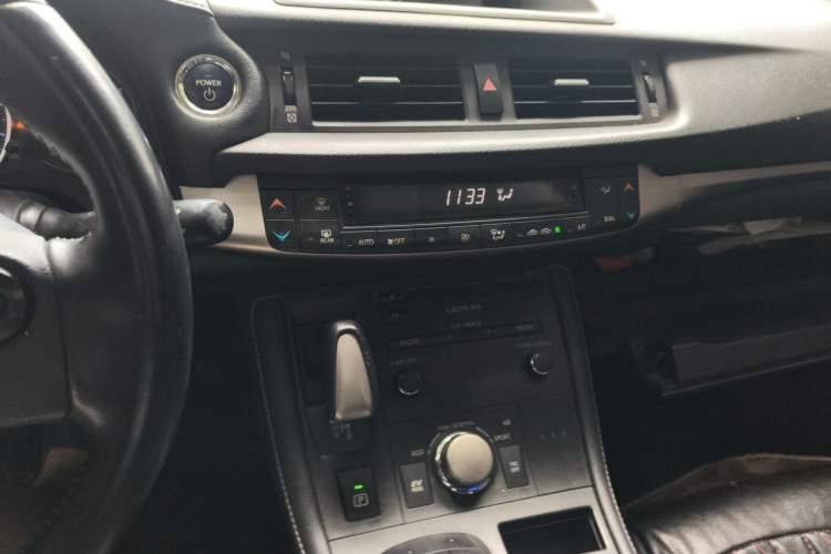 Used Lexus CT 2014 CT200h Comfort Edition Two-Tone Audio And AC Panel