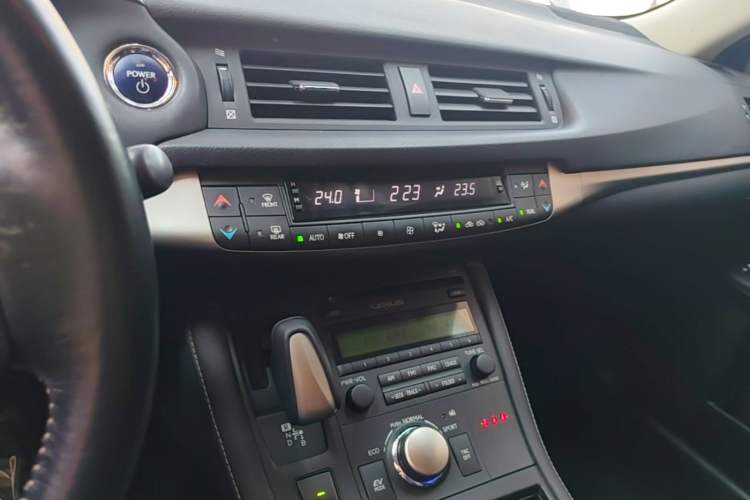 Used Lexus CT 2014 CT200h Elite Edition Monochrome Audio And AC Panel