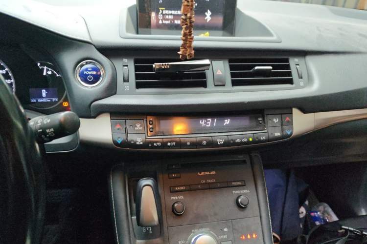 Used Lexus CT 2014 CT200h Comfort Edition Monochrome Audio And AC Panel
