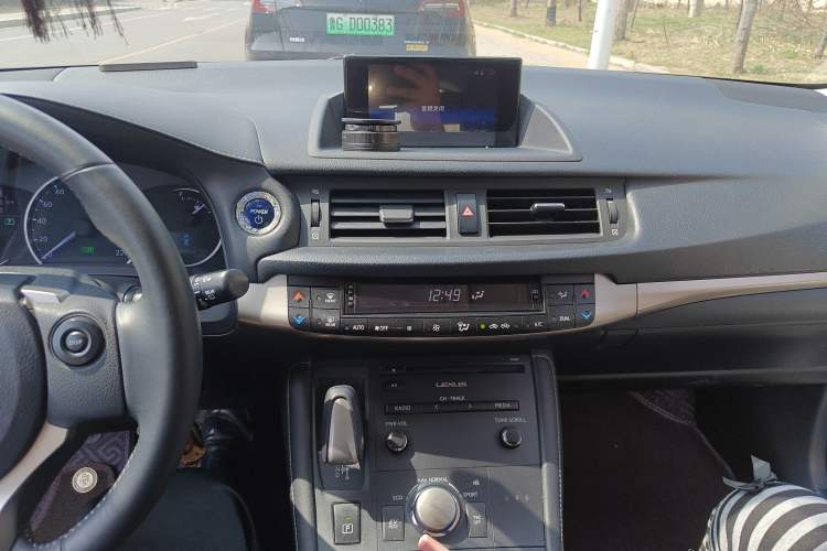 Used Lexus CT 2014 CT200h Comfort Edition Two-Tone Audio And AC Panel