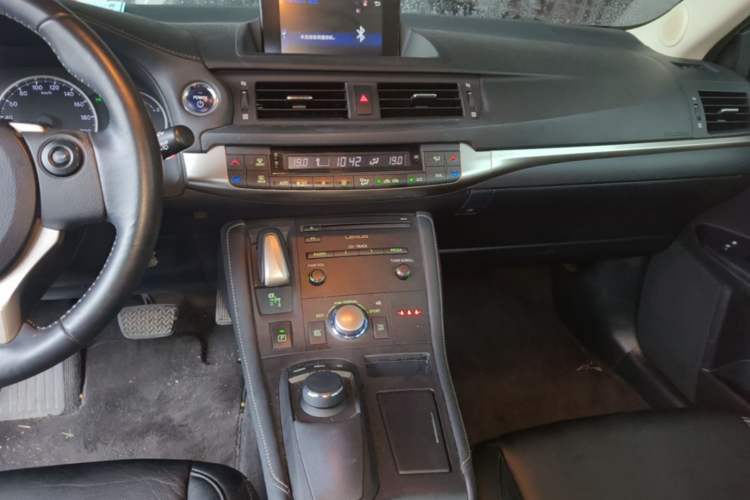 Used Lexus CT 2014 CT200h Comfort Edition Monochrome Audio And AC Panel