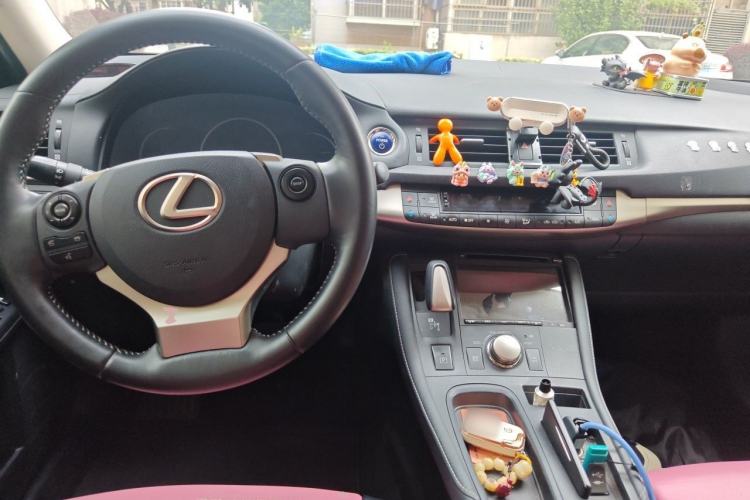 Used Lexus CT 2014 CT200h Elite Edition Monochrome Center Console