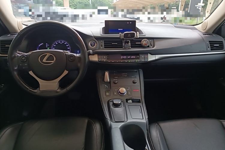 Used Lexus CT 2014 CT200h Comfort Edition Monochrome Center Console
