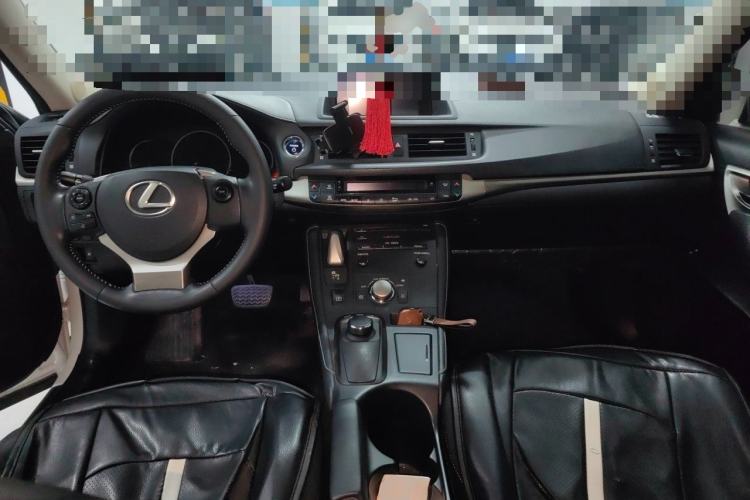 Used Lexus CT 2014 CT200h Comfort Edition Monochrome Center Console