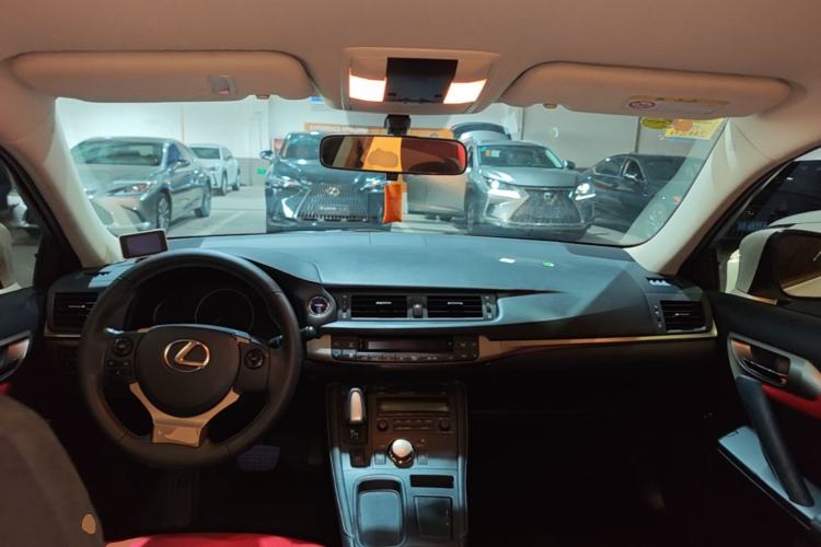 Used Lexus CT 2014 CT200h Elite Edition Monochrome Center Console