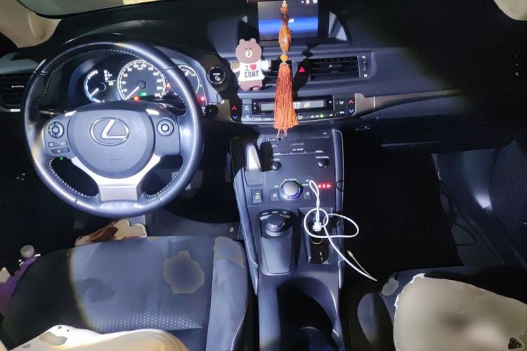 Used Lexus CT 2014 CT200h Comfort Edition Monochrome Center Console