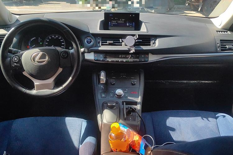 Used Lexus CT 2014 CT200h Comfort Edition Monochrome Center Console